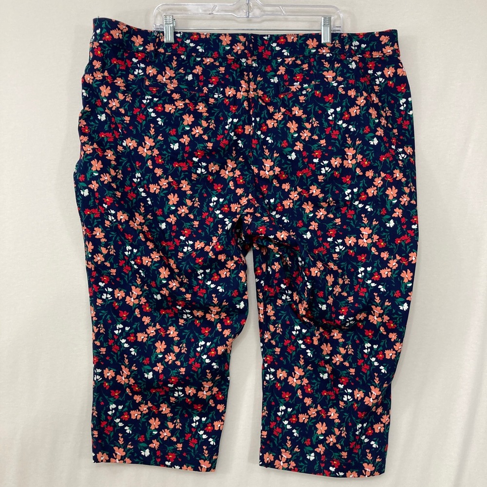 New St John's Bay Capri Pants size 22W‎ Ditsy Floral Stretch Vacation Comfy